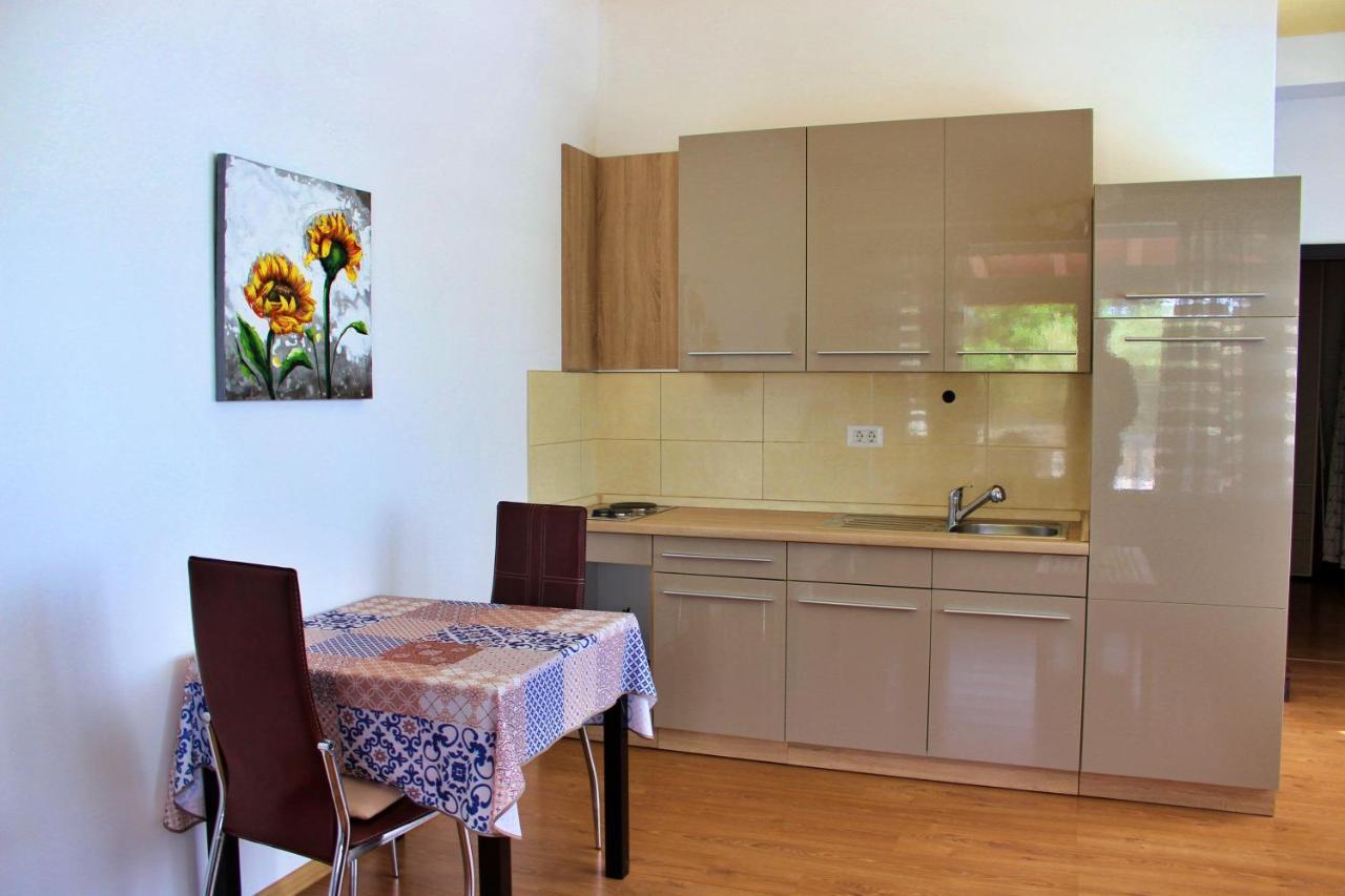 Apartments Kimm Πόρετς Εξωτερικό φωτογραφία