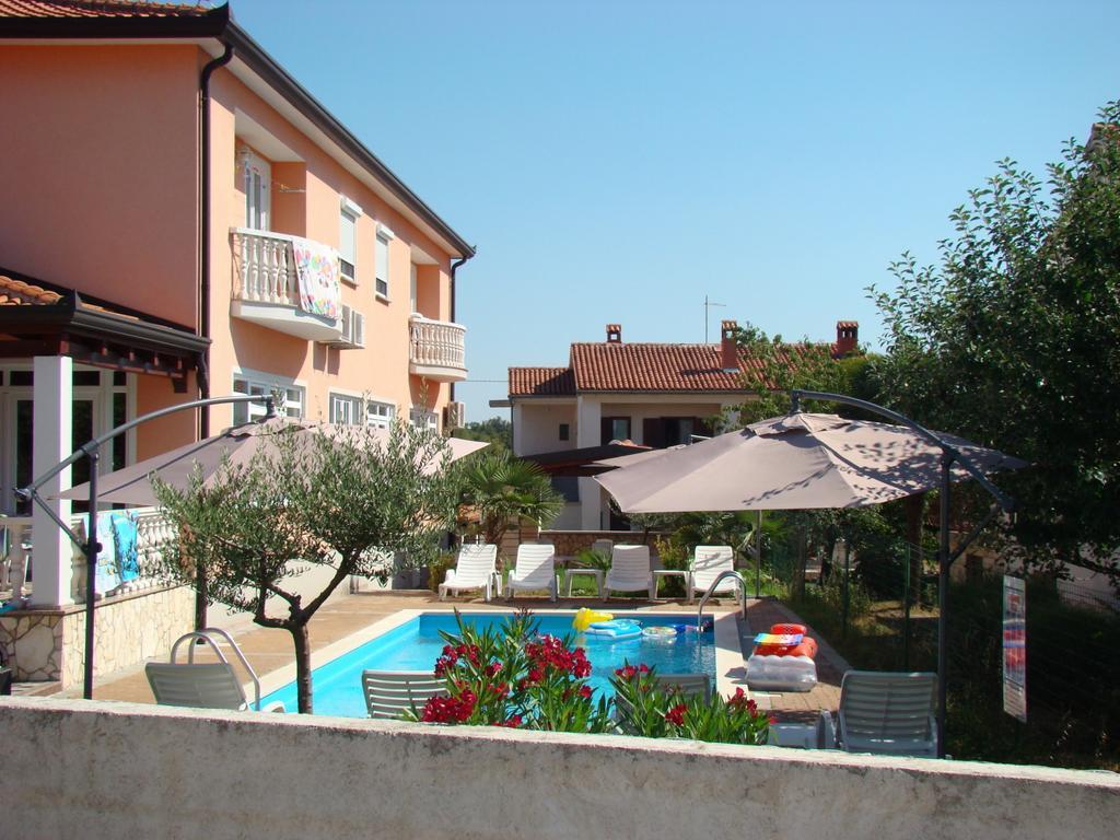 Apartments Kimm Πόρετς Εξωτερικό φωτογραφία