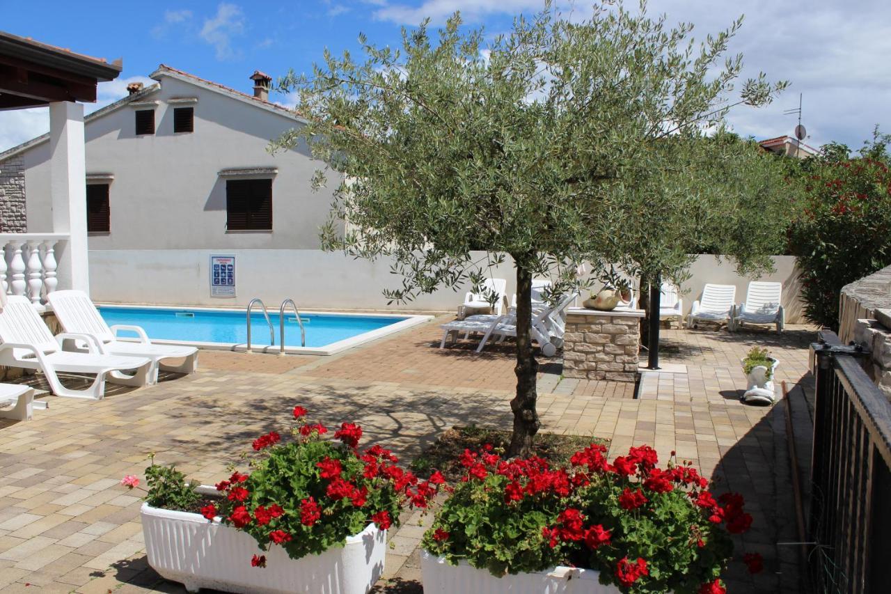 Apartments Kimm Πόρετς Εξωτερικό φωτογραφία