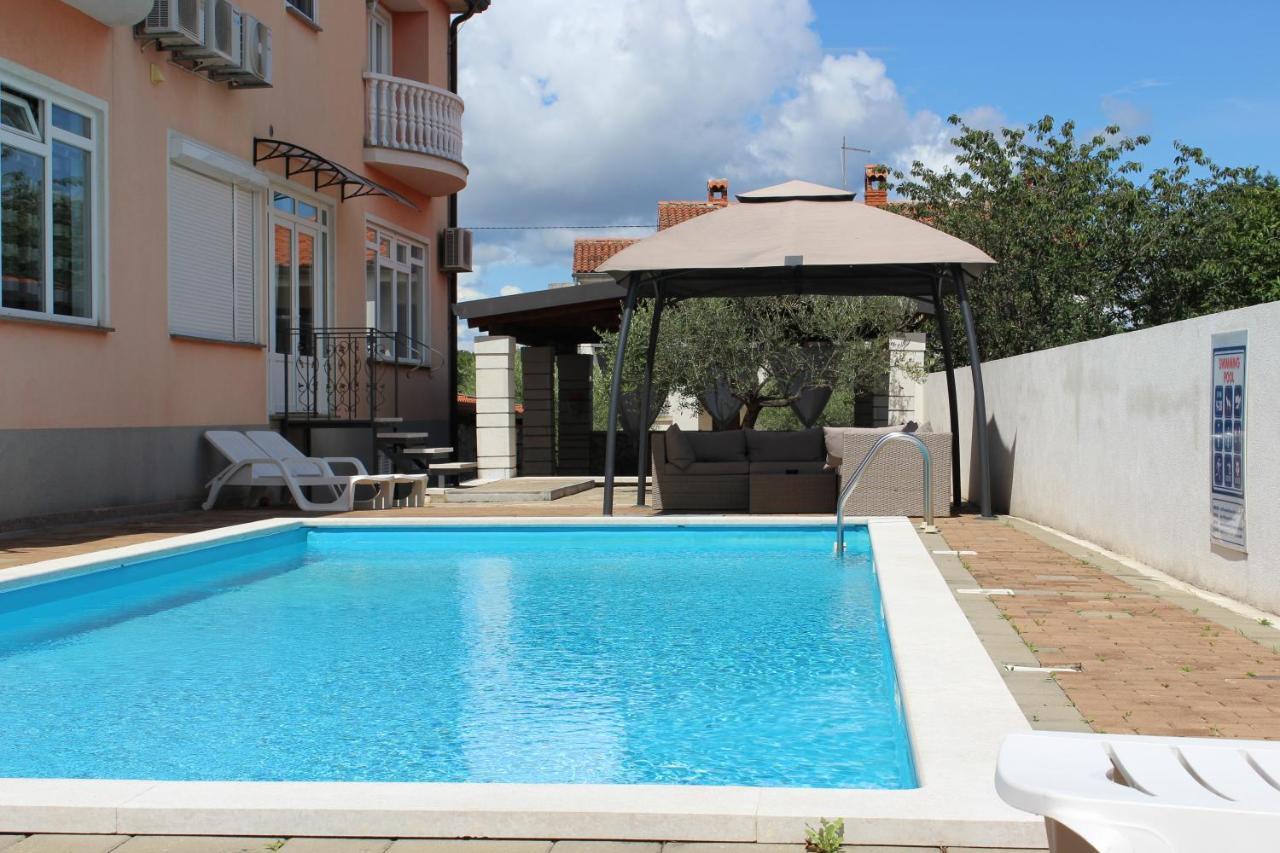 Apartments Kimm Πόρετς Εξωτερικό φωτογραφία
